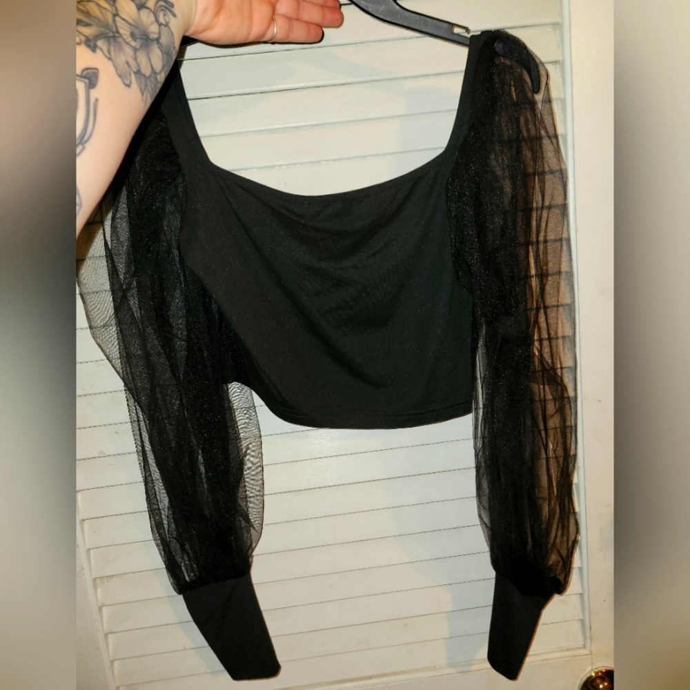 Women's medium black crop blouse